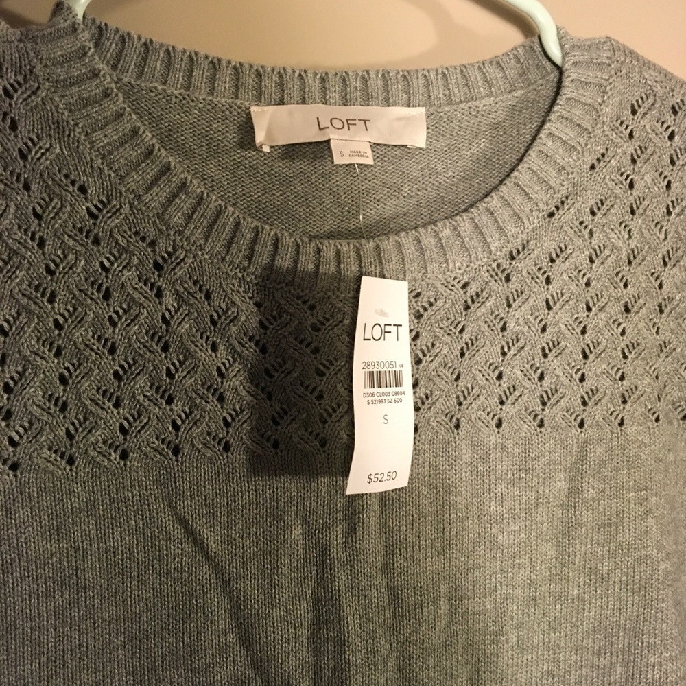 NWT LOFT Gray Basic Sweater Size S Crewneck Pullover ✅